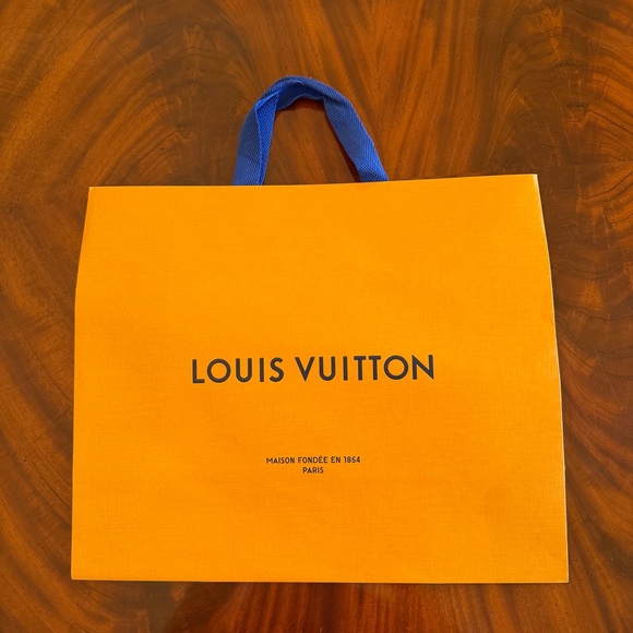 Louis Vuitton Large Shopping Bag - Picture 8 of 16